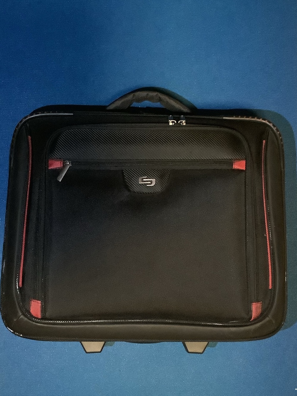 solo Black Executive Overnighter with Red Accents